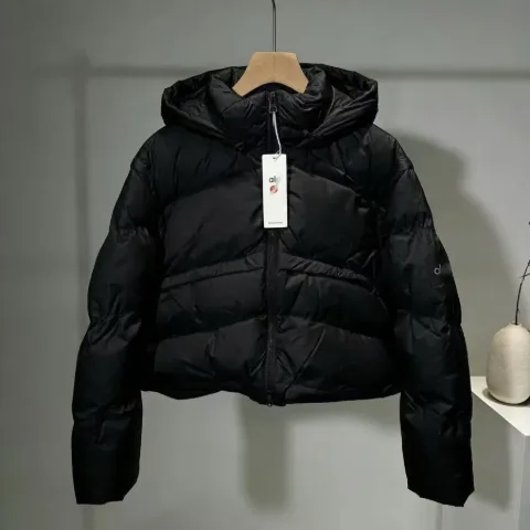 Укорочена зимова куртка в стилі Alo чорна, арт. Ak1/black