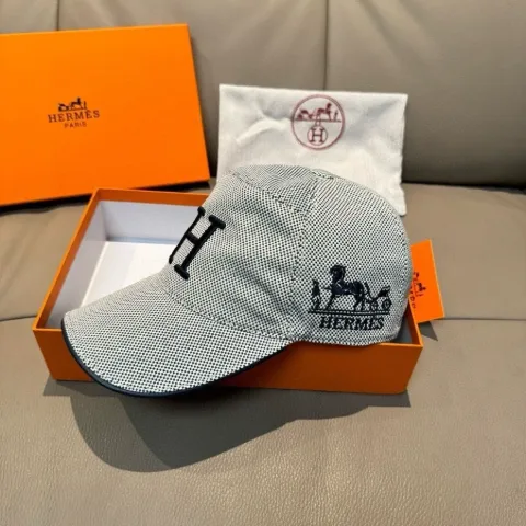 Кепка біла у стилі Hermès з логотипом та окантовкою полів, арт. Hk1/white