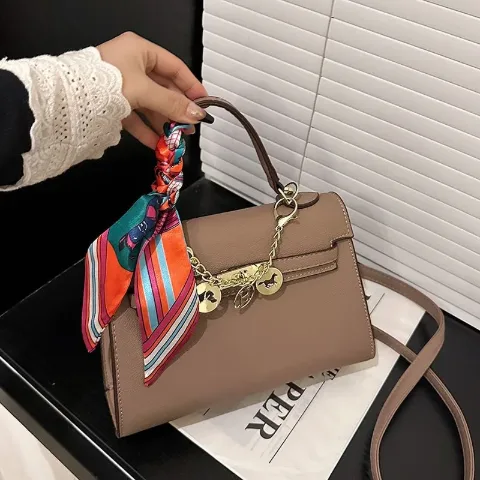 Жіноча сумка через плече з декоративним ланцюжком у стилі Hermes бежева, арт. Hs1/beige