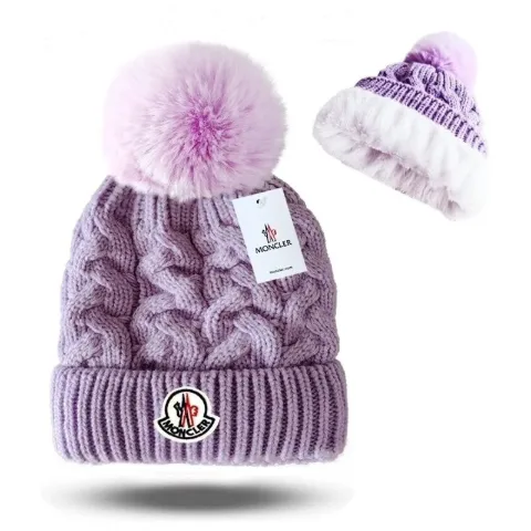 Шапка у стилі Moncler фіолетова з балабоном | Утеплена шапка з плюшем всередині, арт. MCsh1/purple
