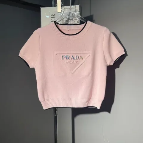 Укорочена трикотажна рожева кофта з коротким рукавом у стилі Prada, арт. Pk1/pink